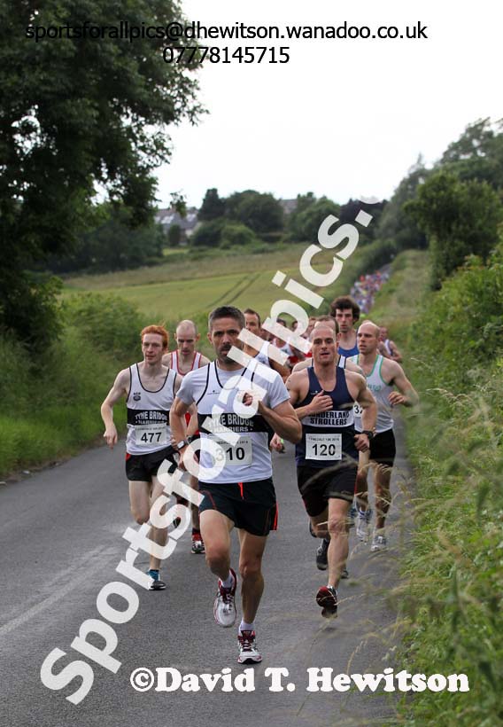Start of the Tynedale 10k Road Race. Photo: David T. Hewitson/Sports for All Pics